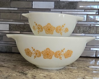 Pyrex Butterfly Gold Cinderella Bowl Set of 2