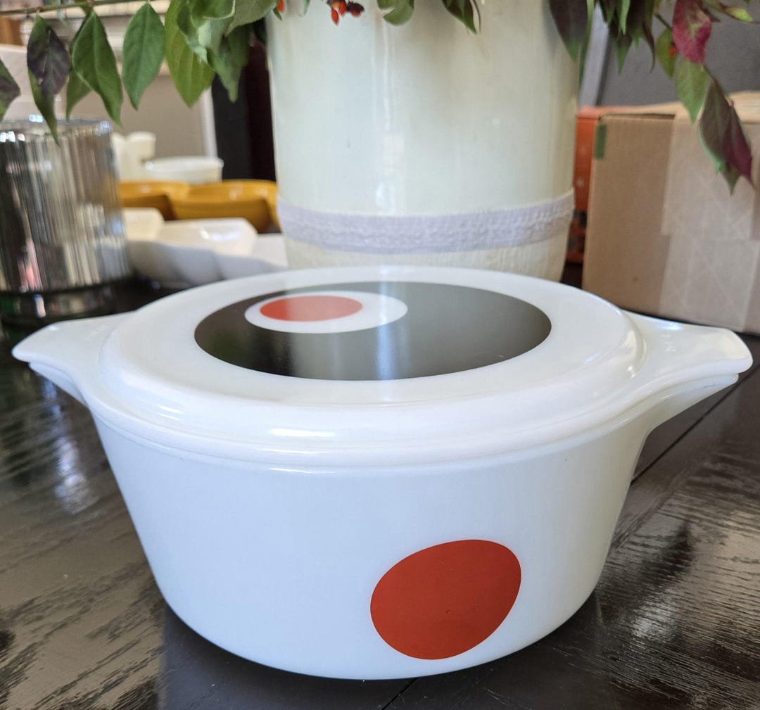 Vintage Pyrex Moon Deco 1971 covered Casserole With Lid black With Red ...