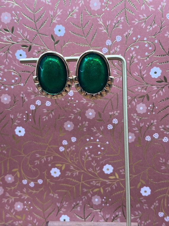 Vintage Earring - green and gold