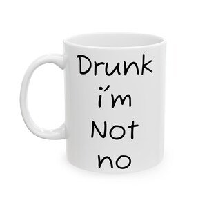 Divertida taza de café de cerámica: "Bebe, no soy una persona madrugadora": regalo para amantes del café, humor de oficina, cumpleaños, día de la madre, día del padre