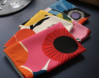 Levendige Marimekko-geïnspireerde felgekleurde klaprozen print servetten - set van 4, kleurrijk bloementafellinnen, opvallend eetdecor