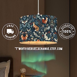 Lámpara colgante enchufable Midnight Toile con pantalla de lino, lámpara colgante Woodland Critters