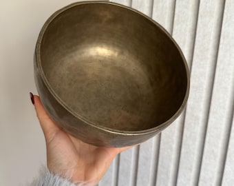 Antique Hand Hammered Brass Singing Bowl – Meditation Chakra Yoga Decor