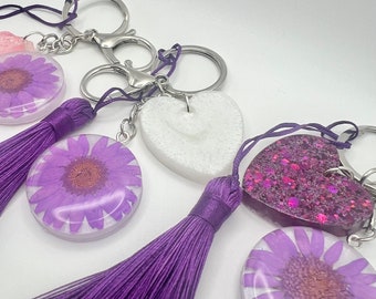 Resin Keychain, Round Flower Plaque with Resin Charm (Purple)