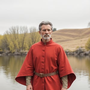 Medieval Warrior&#39;s Red Cape Tunic | Pohncho Battle Attire with Belt | Viking Warrior Men&#39;s Costume | Authentic Renaissance Cloak Style Garb