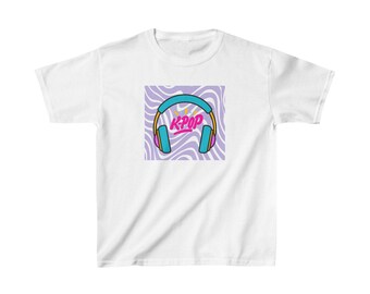 Youth Kpop Tee Vibrant K-Pop Headphone T-Shirt Perfect for Music Lovers