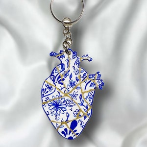 Kintsugi anatomical heart keychain