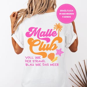 Maglietta Retro Malle Club da donna come outfit per le vacanze a Maiorca e le visite a Ballermann