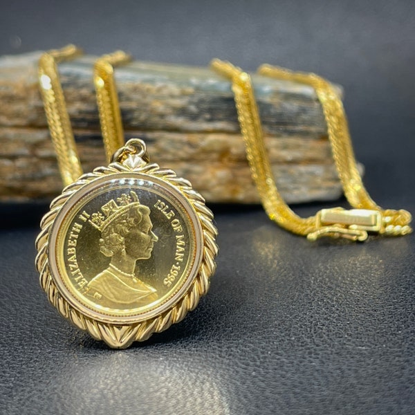 Exclusivo colgante de moneda de oro de 24 quilates 9999 de Isabel II de 1995 con cadena plana de oro macizo de 18 quilates: artículo de coleccionista