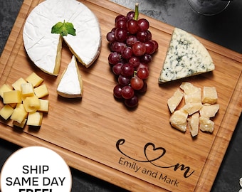 Personalized Wedding Cutting Board, Engagement Gift, Engraved Name Board, Custom Couple Gift, Newlywed Keepsake, Mr and Mrs Cutting Board