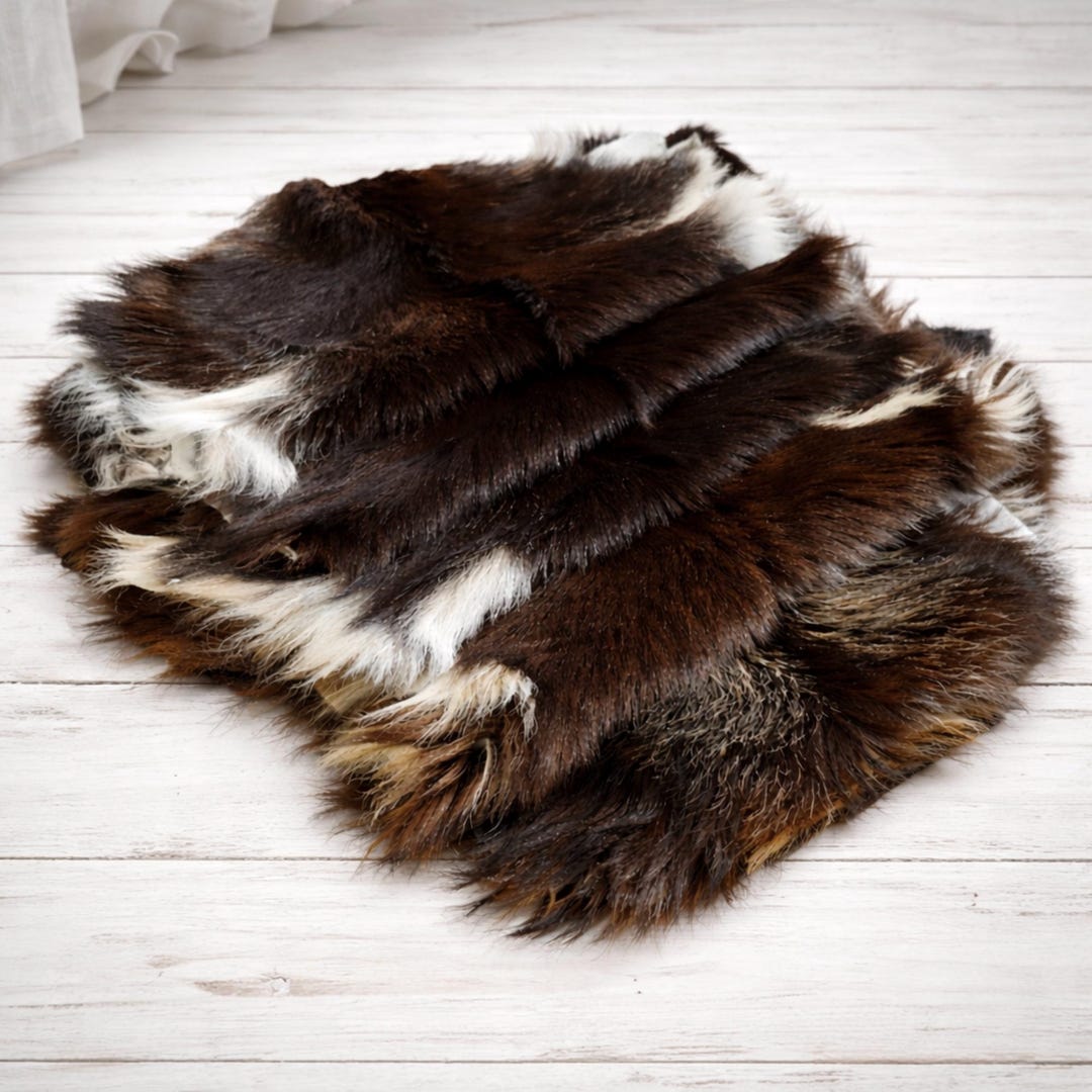Spotted Goat Hide Rug – Natural Brown & White Hair-on Decor - Etsy Canada