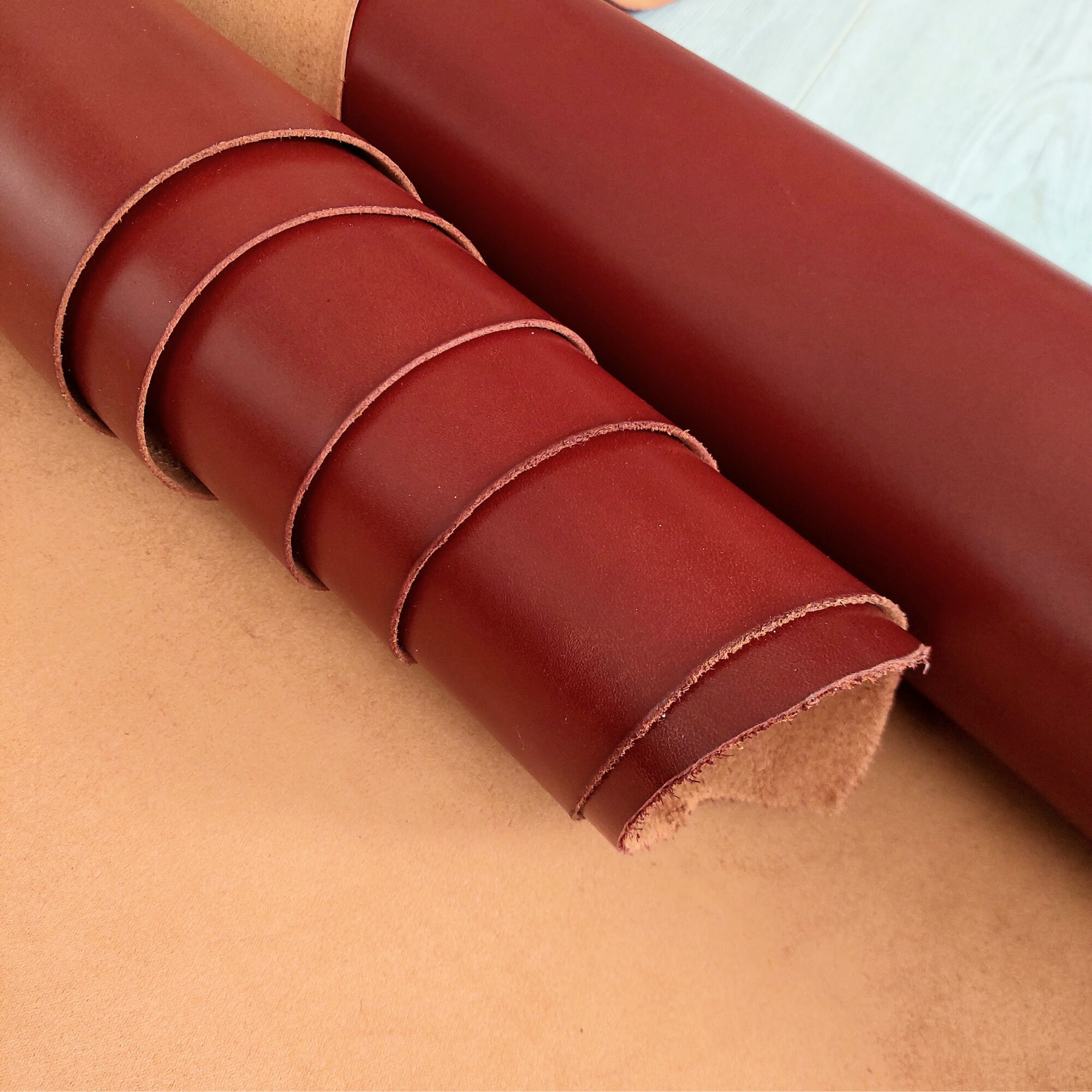 Ava Belt - Burgundy Smooth Heritage - Vegetable-tanned smooth cowhide leather - Octobre Éditions