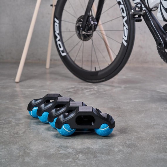 MeYuxg 4 Pieds Rocker Plate Feet avec 8 Balles de Tennis,Adaptateur de Pieds de Bascule à vélo à l'intérieur, Rocker Plate Feet Portable pour Wahoo MeYuxg 4 Pieds Rocker Plate Feet avec 8 Balles de Tennis,Adaptateur de Pieds de Bascule à vélo à l'intérieur, Rocker Plate Feet Portable pour Wahoo