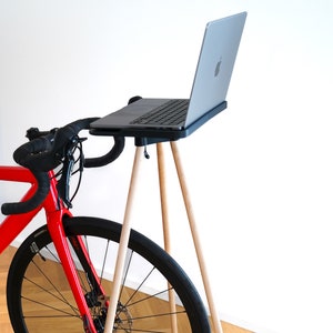 Laptophouder voor indoorfietstrainer inclusief houten poten, 3D-printtechnologie, perfect voor Zwift, cadeau voor fietsfans afbeelding 2