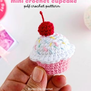Mini Cupcake Amigurumi Crochet Pattern - Easy Downloadable PDF - Valentine's Day Gift, Decorating & Beginners