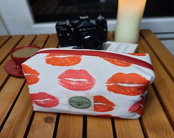 Kiss Makeup Bag, Mini Travel Bag, Digital Printing Fabric Makeup Bag, Travel Makeup Bag, Zipper Makeup Bag, Colorful Cosmetic Pouch