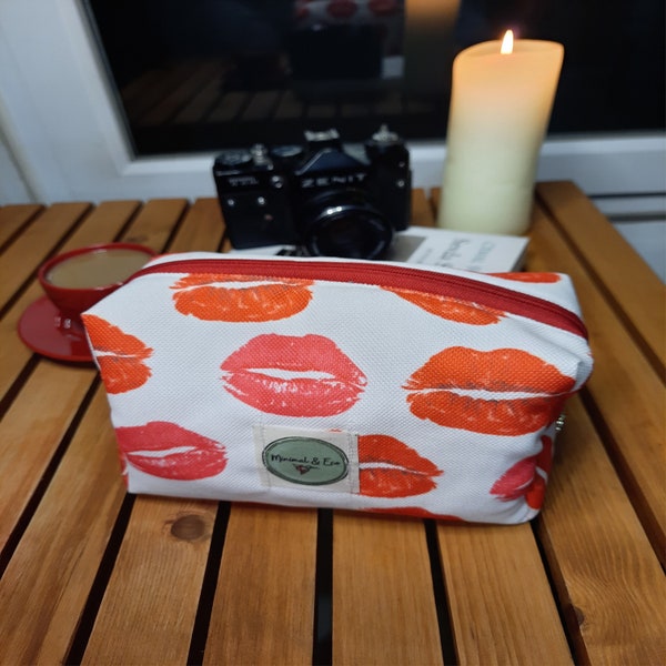 Kiss Makeup Bag, Mini Travel Bag, Digital Printing Fabric Makeup Bag, Travel Makeup Bag, Zipper Makeup Bag, Colorful Cosmetic Pouch