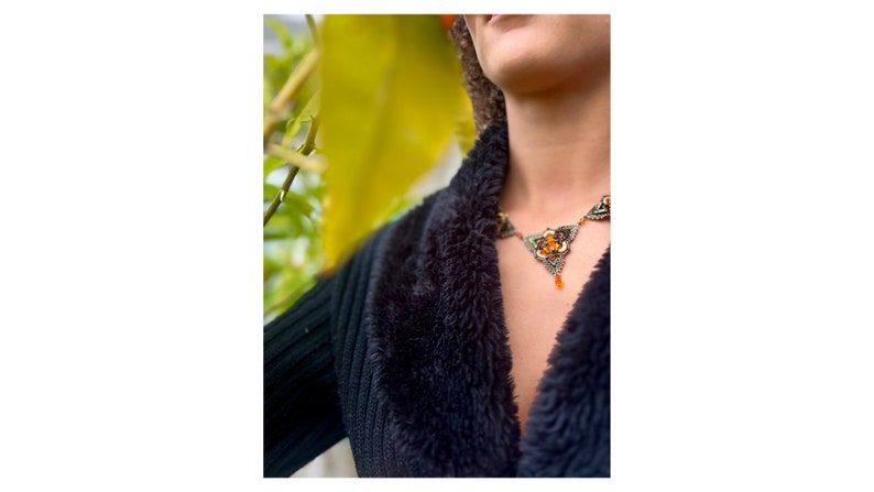 Collier de perles, forme triangulaire, couleurs d'automne image 6
