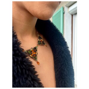 Collier de perles, forme triangulaire, couleurs d'automne image 5