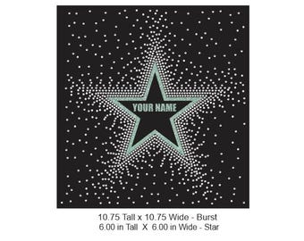 Transferencia combinada de vinilo y pedrería Star Burst, lista para aplicar con calor. Vinilo brillante rodeado de HERMOSAS pedrerías. Opción para añadir nombre.