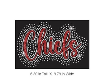 Chiefs BT Rhinestone Combo Transfer, klaar om met hitte aan te brengen. Je kiest de glitterkleur, omringd door prachtige transparante strass-steentjes.