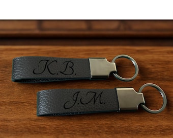 Schlüsselanhänger aus Edelstahl und Echtlederriemen Unisex Modisch Perfekt als Geschenk personalisiert mit individueller Lasergravur
