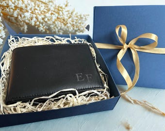 High-quality personalized men's wallet made of nappa leather, perfect for anniversaries, Father's Day, Men's Day, birthdays, weddings, and Valentine's Day.