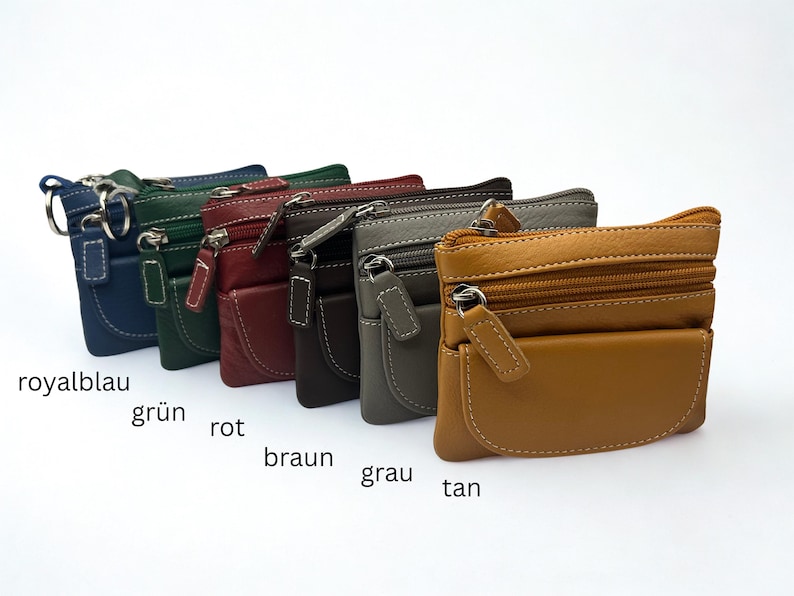 Edles Schlüsseletui aus echtem Leder mit 3 Fächer 2x Reißverschlussfach – personalisierbar & handgefertigt

Dieses hochwertige Schlüsseletui aus 100 % echtem Leder ist der perfekte Begleiter für den Alltag. Es hält deine Schlüssel sicher, schützt andere Gegenstände in der Tasche und sieht dabei stilvoll aus.