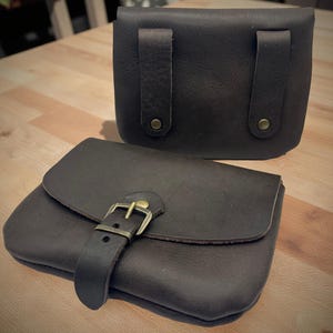 Personalisierte Echtleder Gürteltasche Nubukleder Gürteltasche mit Gravur Leder Bauchtasche Festivaltasche Reiseaccessoire