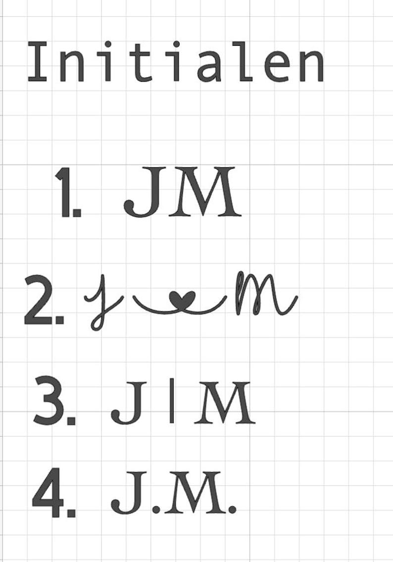 May include: Image displaying the word "Initialen" above four different stylized initials: JM, j♡m, J|M, and J.M. The initials are in a dark gray font on a white grid background.