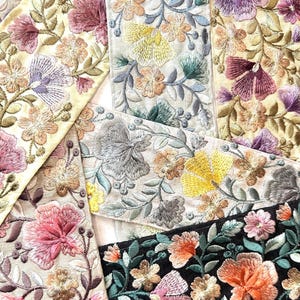 Borte mit Blumenstickerei, 7,5 cm breites Stoffband, Spitzenband zum Nähen, bunte Stoffbordüre, floral bestickte Trachtenborte, 50cm lang