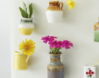 Handgefertigte Keramik Kühlschrankmagnet: Miniatur Vase Dekor
