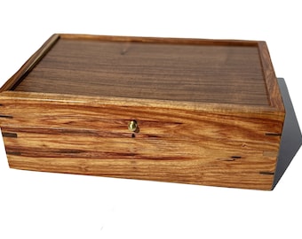 Schmuckschatulle / Erinnerungsbox – Kanarienholz und Mexikanisches Rosenholz (Rosenholz) mit Einsätzen aus Schwarzwalnuss