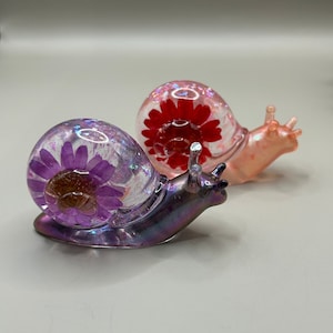 Petit escargot en résine sur commande de 2,75 po.