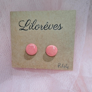 Earrings, round shape in polymer clay and resin, hypoallergenic fasteners, handmade in France