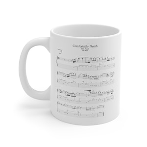 Taza con tablatura de guitarra de Comfortably Numb / Taza con canción de Pink Floyd / Regalo de guitarrista de 11 oz / Taza de café de rock clásico / Impresión de tablatura de guitarra