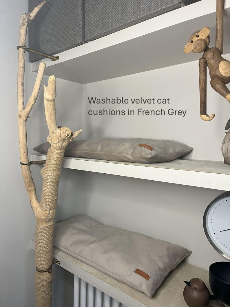 Cat cushions made in washable velvet
