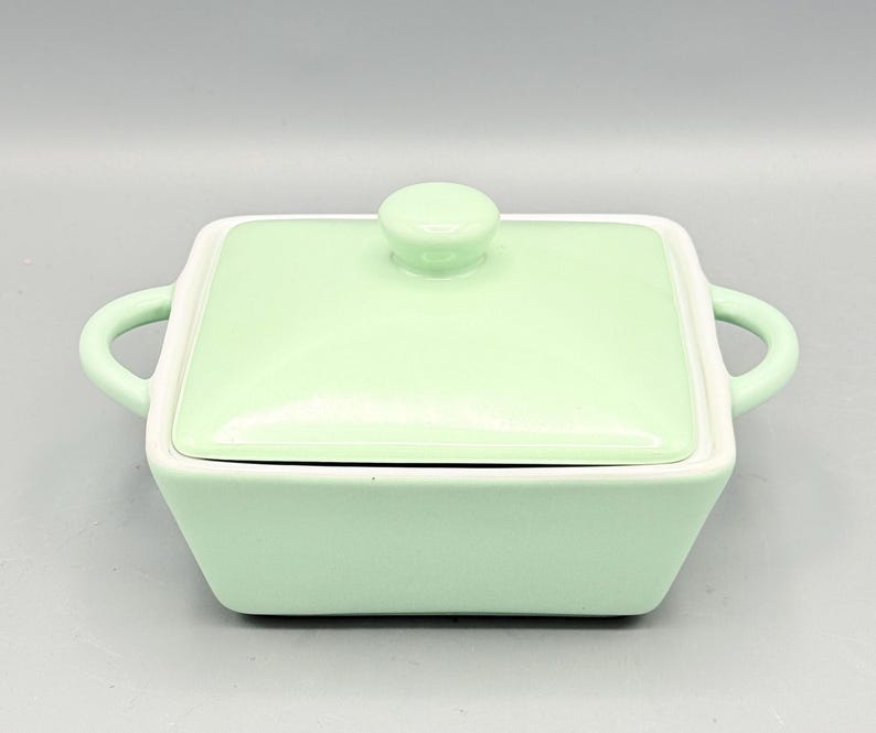 Vela de soja perfumada personalizada - 250 ml - Mini vela cuadrada de cerámica con tapa verde menta - Martha Stewart - Cuencos surtidos - Reutilizada y sostenible imagen 1