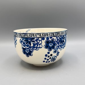 Scented Soy Candle - 25oz - Be Happy Blue Floral Bowl,Large Candles,Gift for Her - Anthropologie - Assorted Bowls - Repurposed & Sustainable bild 6