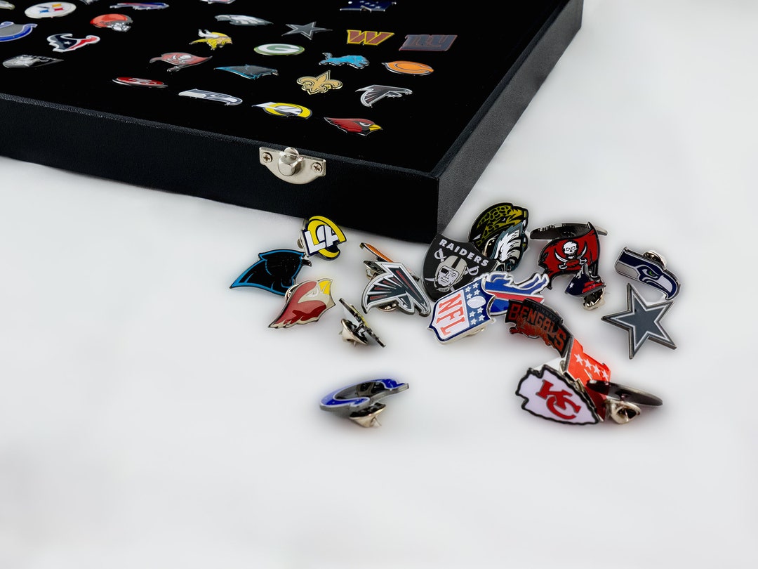 Pinme Football Lapel Pins Collection With Glass Display in Stylish