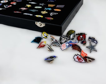 PinMe! Football Lapel Pins Collection with Glass Display in Stylish Black Box – The Ultimate Gift for Football Enthusiasts