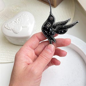 Black Beaded Bird Brooch – Hand Embroidered Gothic Raven Pin – Statement Jewelry Gift for Women – Dark Elegant Crystal Brooch**