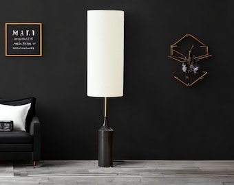 Lampadaire moderne en métal avec pieds en bois noir - Blanc, design minimaliste, éclairage d'ambiance, décoration d'intérieur unique, lampadaire blanc, lampe de chambre à coucher
