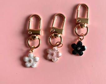 Llavero con colgante de flor para bolso, accesorio para bolso, colgante de flor en flor, regalo para adolescente, colgante para bolso, clip para funda de teléfono, llavero floral