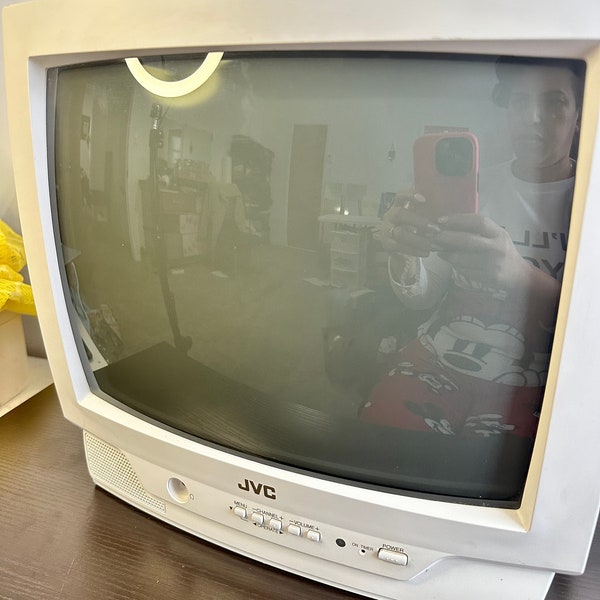 Vintage rare Portable TV JVC, Plastic Tv, Color Tv, Working Tv, with remote control, Retro Tv, white Tv, YK2s, made in Japan.