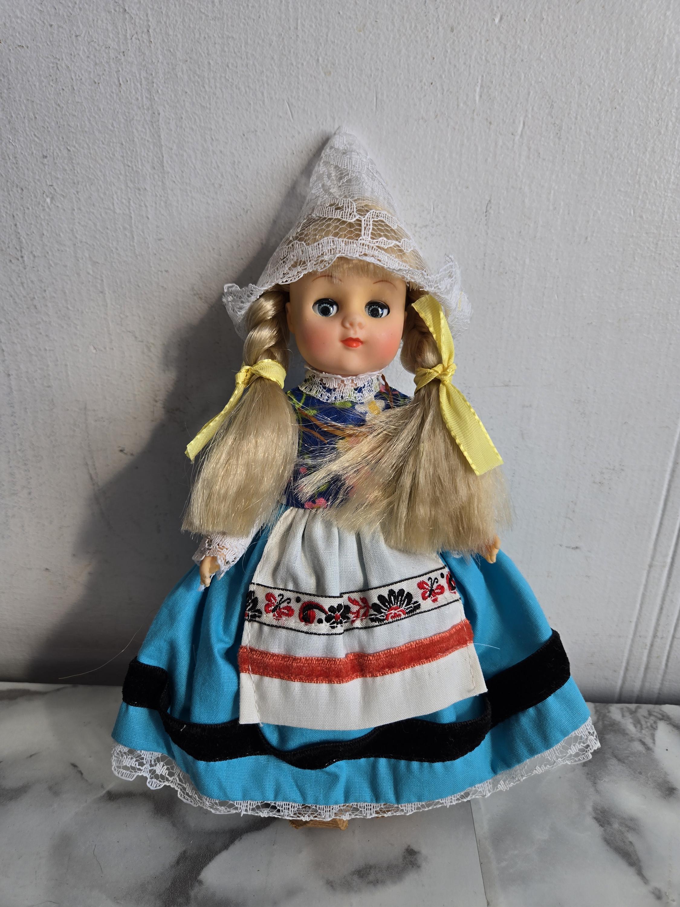 Vintage Dolls of All Nations in Original Box - Holland, Number 134