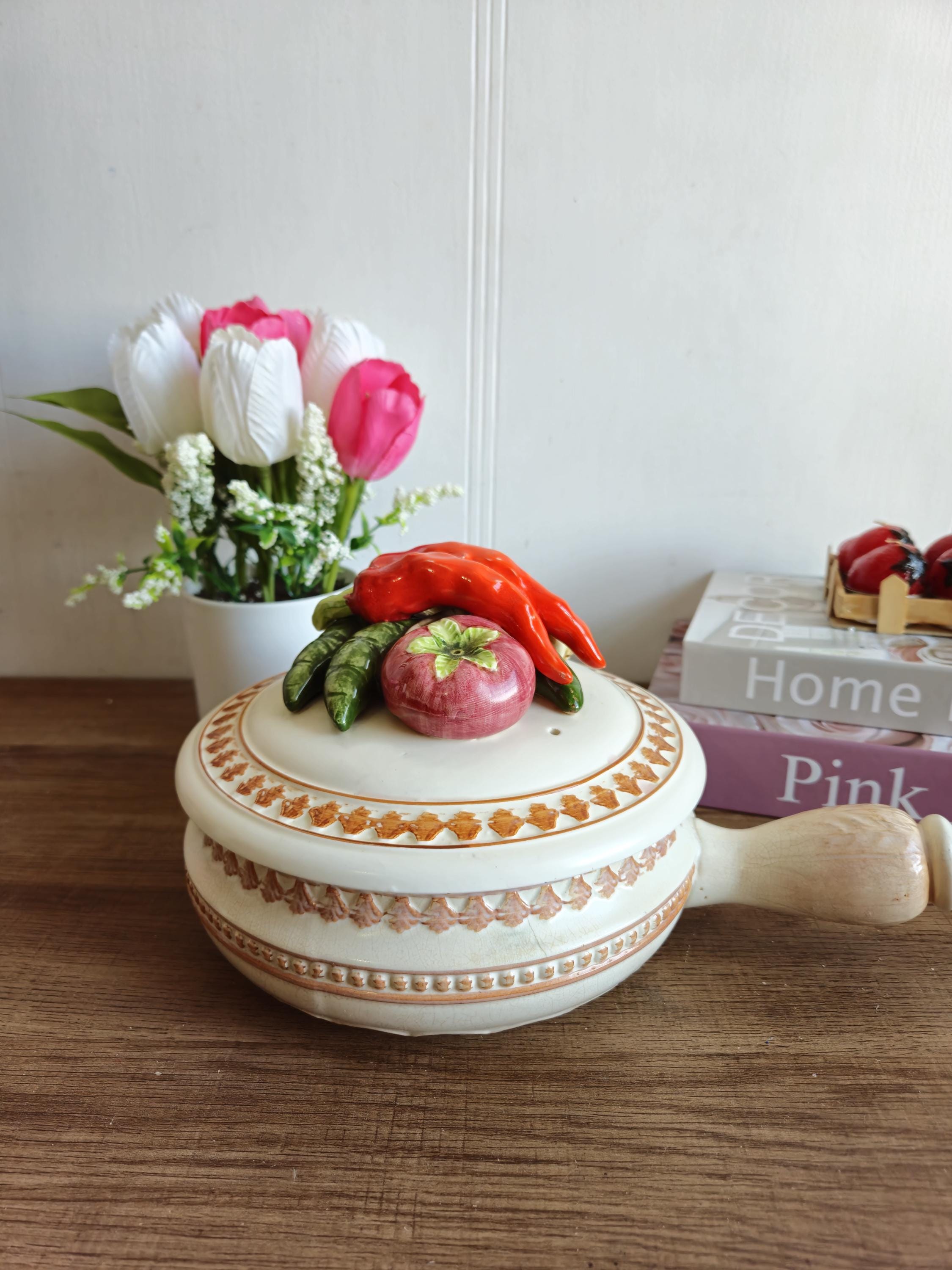 ★専用★＊Sylvia ＊Casserole・* Vintage Ceramic Casserole Dish, Vintage 3D Decorated Vegetable