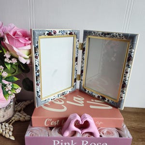 Vinatge Double free standing wood Vertical Picture Frame 2 photos , Vintage , Cass Frames