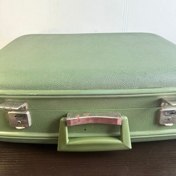 Vintage Nesting DuBarry 1-Piece Luggage,green luggage.