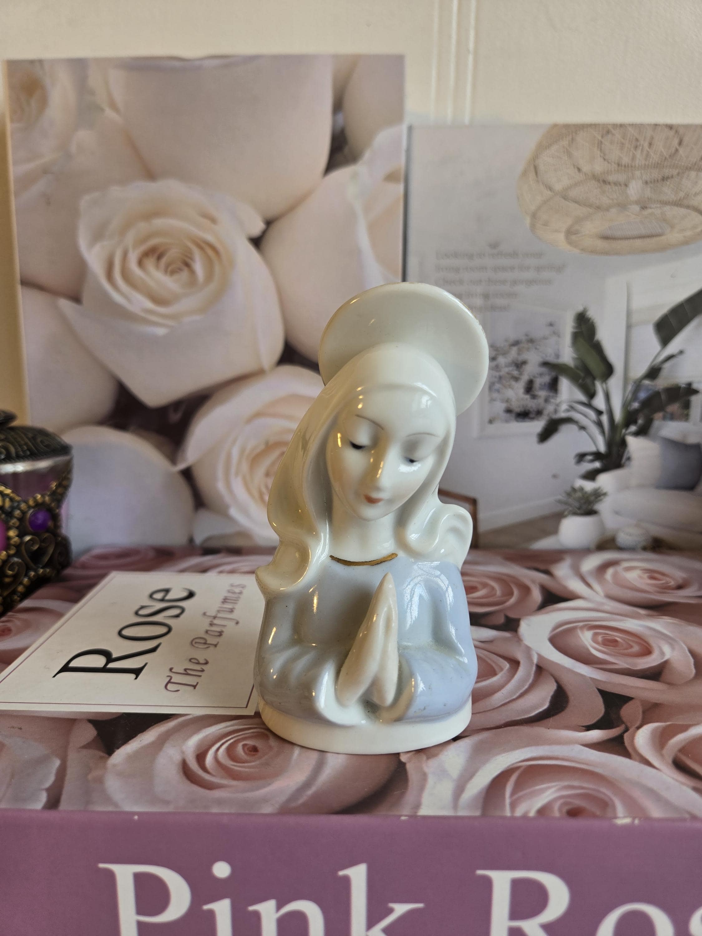 Vintage Small Religious Figurine/statuette of the Virgin Mary